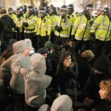 Police kettling students in London